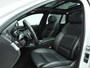 BMW 5-Serie Touring 528i M-Sportpakket / Trekhaak / Panoramadak / HIFI / Comfortstoelen / Head-up / Surround View / Alu wielen 19 inch