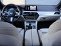 BMW 5-Serie Touring 520i M Sport | 20" Individual 759i | Pano | HUD | Harman/Kardon | Leder |