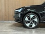 Volvo EX90 Twin Motor Performance Ultra 7p. 111 kWh | Full Option! | Bowers & Wilkins | Luchtvering | Trekhaak | 360° 3D Camera | Stoelmassage | Head-Up Display | 22 Inch | 517pk | Stoelventilatie | Adaptieve Cruise Control | Stoelverwarming voor+achter | Stuurwielverwarming | HD Pixel LED Koplampen Adaptief | Pilot Assist | BLIS Dode Hoek Detectie | Panorama dak | Elektrische voorstoelen met geheugen | Cardamom bekleding | Lederlook dashboard | Zitting verlenging voorstoelen | Geluidwerende/gelamineerde ramen | Soft Close portieren | Google infotainment | Geïntegreerd kinderzitje achterin | Keyless Drive | Parkeersensoren voor+achter | Elektrisch bedienbare achterklep | 7-Persoons | 4-Zone Climate Control | Apple Carplay/Android Auto | Volvo On Call met mobiele App functie | Onyx Black Metallic |