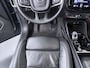 Volvo XC40 1.5 PHEV T5 Ultra Dark | Camera | Elektrische Achterklep | Stuurverwarming | Voor en Achter Stoelverwarming | All Season banden | Draadloos oplader | Elektrische Voorstoelen Met Geheugen | Bliss |