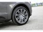 Porsche Macan 2.0 21" Turbo | Memory | Camera | Leder | 14 Weg Comfortstoelen | Agaatgrijs | Volledig Onderhouden
