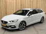 SEAT Leon Sportstourer 1.5 TSI FR Business Intense Trekhaak uitklapbaar | Adaptieve cruise control | Apple CarPlay/Android Auto | LED verlichting | Navigatiesysteem | Rijkstrooksensor | Lichtmetalen velgen | Parkeersensoren voor en achter