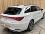 SEAT Leon Sportstourer 1.5 TSI FR Business Intense Trekhaak uitklapbaar | Adaptieve cruise control | Apple CarPlay/Android Auto | LED verlichting | Navigatiesysteem | Rijkstrooksensor | Lichtmetalen velgen | Parkeersensoren voor en achter