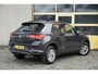 Volkswagen T-Roc 1.0 TSI Style BJ2020 Lmv 16" | Led | Pdc | Afneembare trekhaak | App-Connect | Navi | Airco | Cruise control | Getint glas