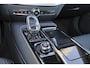 Volvo V60 T8 Plug-in hybrid AWD Plus Dark - Performance - Panorama/schuifdak - IntelliSafe Assist & Surround - 360º Camera - Harman/Kardon audio - Verwarmde voorstoelen, stuur & achterbank - Parkeersensoren voor & achter - Elektr. bedienb. voorstoelen met geheugen - Head up display - Extra getint glas - 19' LMV