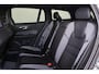 Volvo V60 T8 Plug-in hybrid AWD Plus Dark - Performance - Panorama/schuifdak - IntelliSafe Assist & Surround - 360º Camera - Harman/Kardon audio - Verwarmde voorstoelen, stuur & achterbank - Parkeersensoren voor & achter - Elektr. bedienb. voorstoelen met geheugen - Head up display - Extra getint glas - 19' LMV