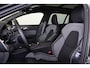Volvo V60 T8 Plug-in hybrid AWD Plus Dark - Performance - Panorama/schuifdak - IntelliSafe Assist & Surround - 360º Camera - Harman/Kardon audio - Verwarmde voorstoelen, stuur & achterbank - Parkeersensoren voor & achter - Elektr. bedienb. voorstoelen met geheugen - Head up display - Extra getint glas - 19' LMV