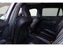Volvo V60 T8 Plug-in hybrid AWD Plus Dark - Performance - Panorama/schuifdak - IntelliSafe Assist & Surround - 360º Camera - Harman/Kardon audio - Verwarmde voorstoelen, stuur & achterbank - Parkeersensoren voor & achter - Elektr. bedienb. voorstoelen met geheugen - Head up display - Extra getint glas - 19' LMV