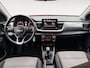 Kia Stonic 1.0 T-GDi MHEV DynamicLine | Achteruitrijcamera | Parkeersensoren achter | Apple/Android Carplay | Climate control | Cruise control | LMV