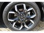 Ford Puma 1.0-125pk EcoBoost Hybrid ST-Line X Two tone. AUTOMAAT ! Gun uzelf het plezier en comfort van een automaat ! Ca. €. 10.000,- beneden de nieuwprijs ! Volautm. airco, navigatie, telefoonvoorb., cruise control, lane assist, B&O soundsystem, LED verlichting, camera, parkeersensoren v+a etc.