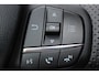 Ford Puma 1.0-125pk EcoBoost Hybrid ST-Line X Two tone. AUTOMAAT ! Gun uzelf het plezier en comfort van een automaat ! Ca. €. 10.000,- beneden de nieuwprijs ! Volautm. airco, navigatie, telefoonvoorb., cruise control, lane assist, B&O soundsystem, LED verlichting, camera, parkeersensoren v+a etc.