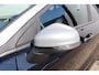 Ford Puma 1.0-125pk EcoBoost Hybrid ST-Line X Two tone. AUTOMAAT ! Gun uzelf het plezier en comfort van een automaat ! Ca. €. 10.000,- beneden de nieuwprijs ! Volautm. airco, navigatie, telefoonvoorb., cruise control, lane assist, B&O soundsystem, LED verlichting, camera, parkeersensoren v+a etc.