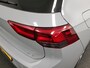 Volkswagen Golf 1.5 150pk eTSI Life DSG Navigatie Climate control Parkeer sensoren Stoelverwarming DAB Led Digitale Cockpit Lichtmetalen velgen Apple Carplay/ Android Auto