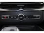 Volvo XC60 T6 Recharge AWD Plus Black Edition - IntelliSafe Assist & Surround - Harman/Kardon audio - Parkeercamera achter - Verwarmde voorstoelen, stuur & achterbank - Parkeersensoren voor & achter - Elektr. bedienb. voorstoelen met geheugen - Draadloze tel. lader - 21' LMV