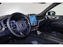 Volvo XC60 T6 Recharge AWD Plus Black Edition - IntelliSafe Assist & Surround - Harman/Kardon audio - Parkeercamera achter - Verwarmde voorstoelen, stuur & achterbank - Parkeersensoren voor & achter - Elektr. bedienb. voorstoelen met geheugen - Draadloze tel. lader - 21' LMV