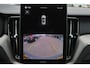 Volvo XC60 T6 Recharge AWD Plus Black Edition - IntelliSafe Assist & Surround - Harman/Kardon audio - Parkeercamera achter - Verwarmde voorstoelen, stuur & achterbank - Parkeersensoren voor & achter - Elektr. bedienb. voorstoelen met geheugen - Draadloze tel. lader - 21' LMV