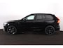 Volvo XC60 T6 Recharge AWD Plus Black Edition - IntelliSafe Assist & Surround - Harman/Kardon audio - Parkeercamera achter - Verwarmde voorstoelen, stuur & achterbank - Parkeersensoren voor & achter - Elektr. bedienb. voorstoelen met geheugen - Draadloze tel. lader - 21' LMV