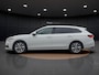 Skoda Superb Combi 1.5 TSI First Edition | Pano dak | Trekhaak | Stoelverwarming v+a |