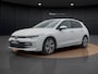 Volkswagen Golf 1.5 eTSI Life Edition | Navigatie | Camera | ACC | 17" | Getint Glas |