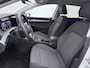 Volkswagen Golf 1.5 eTSI Life Edition | Navigatie | Camera | ACC | 17" | Getint Glas |