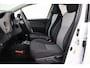Toyota Yaris 1.5 VVT-i Dynamic | Navigatie | Keyless | Cruise Control | Clima | Camera | 16 inch | Bluetooth | Rijstrooksensor | DAB | Privacy glas