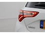 Toyota Yaris 1.5 VVT-i Dynamic | Navigatie | Keyless | Cruise Control | Clima | Camera | 16 inch | Bluetooth | Rijstrooksensor | DAB | Privacy glas