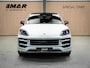 Porsche Cayenne Coupé Cayenne E-hybride Na genoeg nieuwe Kreid grijze Porsche Cayenne Hybride voorzien van vele opties!
