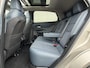 Nissan Ariya Evolve 91 kWh / SOH 99% / Stoelverwarming voor en achter / Schuif-kantel dak / Stoelventilatie / Stuurverwarming / 100% dealer onderhouden / Elektrisch verstelbare stoelen met geheugen / Elektrische achterklep / Adaptieve cruise control / Apple Carplay/Android Auto / Navigatie /