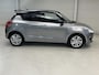 Suzuki Swift 1.2 Select Smart Hybrid / Fabrieksgarantie t/m 01-2031 / Navigatie / LM velgen / All season banden / Stoelverwarming / Airco / Dealer onderhouden / DAB Radio / Bluetooth /