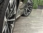 Volvo XC90 T8 AWD Recharge Ultra Dark | Luchtvering | Trekhaak | 360 Camera | Head-Up Display | Harman Kardon | 455pk | Adaptieve Cruise Control | Stoelverwarming voor+achter | Stuurwielverwarming | Schuifdak | Full LED Meesturende koplampen | Pilot Assist | BLIS Dode Hoek Detectie | Alcantara hemelbekleding | Lederen zonnekleppen en handgrepen | Elektrische voorstoelen geheugen | Quilted Nordico bekleding | Zitting verlenging voorstoelen | Lederen dashboard | 21 Inch | Google Infotainment | Keyless Drive | Privacy Glass | Elektrisch bedienbare achterklep | Geïntegreerd kinderzitje achterin | Geïntegreerde zongordijnen achterportieren | Verlichte instaplijsten | 7-Persoons | 4-Zone Climate Control | DAB Radio | Apple Carplay/Android Auto | Alarm Klasse III | Onyx Black Metallic |