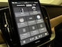Volvo XC90 T8 AWD Recharge Ultra Dark | Luchtvering | Trekhaak | 360 Camera | Head-Up Display | Harman Kardon | 455pk | Adaptieve Cruise Control | Stoelverwarming voor+achter | Stuurwielverwarming | Schuifdak | Full LED Meesturende koplampen | Pilot Assist | BLIS Dode Hoek Detectie | Alcantara hemelbekleding | Lederen zonnekleppen en handgrepen | Elektrische voorstoelen geheugen | Quilted Nordico bekleding | Zitting verlenging voorstoelen | Lederen dashboard | 21 Inch | Google Infotainment | Keyless Drive | Privacy Glass | Elektrisch bedienbare achterklep | Geïntegreerd kinderzitje achterin | Geïntegreerde zongordijnen achterportieren | Verlichte instaplijsten | 7-Persoons | 4-Zone Climate Control | DAB Radio | Apple Carplay/Android Auto | Alarm Klasse III | Onyx Black Metallic |