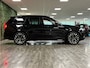 Volvo XC90 T8 AWD Recharge Ultra Dark | Luchtvering | Trekhaak | 360 Camera | Head-Up Display | Harman Kardon | 455pk | Adaptieve Cruise Control | Stoelverwarming voor+achter | Stuurwielverwarming | Schuifdak | Full LED Meesturende koplampen | Pilot Assist | BLIS Dode Hoek Detectie | Alcantara hemelbekleding | Lederen zonnekleppen en handgrepen | Elektrische voorstoelen geheugen | Quilted Nordico bekleding | Zitting verlenging voorstoelen | Lederen dashboard | 21 Inch | Google Infotainment | Keyless Drive | Privacy Glass | Elektrisch bedienbare achterklep | Geïntegreerd kinderzitje achterin | Geïntegreerde zongordijnen achterportieren | Verlichte instaplijsten | 7-Persoons | 4-Zone Climate Control | DAB Radio | Apple Carplay/Android Auto | Alarm Klasse III | Onyx Black Metallic |