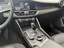 Alfa Romeo Giulia 2.0T Super 200pk | Afn. Trekhaak | Stoel- & Stuurverwarming | Camera | Adaptive Cruise | Winterset