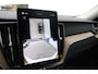 Volvo XC60 T6 Ultra Dark | Luchtvering | Trekhaak | Pano | HUD|