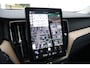 Volvo XC60 T6 Ultra Dark | Luchtvering | Trekhaak | Pano | HUD|