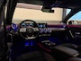 Mercedes-Benz A-klasse 200 AMG Pano, ACC, Multibeam, Burmester, 360° Camera, Sfeerverlichting, Multispaak, Night-Pakket, Airco