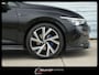 Volkswagen Golf 1.5 eTSI R-Line Pano H&K Audio Cruise Camera