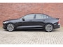 Volvo S60 T6 Recharge 350PK AWD Ultimate Bright | Bowers en Wilkins | Trekhaak | Rondomzicht camera | Massage functie voorstoelen
