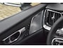 Volvo S60 T6 Recharge 350PK AWD Ultimate Bright | Bowers en Wilkins | Trekhaak | Rondomzicht camera | Massage functie voorstoelen