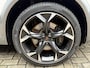 CUPRA Formentor 1.4 e-Hybrid VZ Performance | Trekhaak elektrisch wegklapbaar | Carplay | Camera | Adaptieve Cruise | Stoel & Stuurverwarming | Sportstoelen | Virtual Cockpit | Lane assist | Sfeerverlichting | Volledig dealeronderhouden