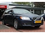 Volvo V70 T4 *Limited* Aut. | Trekhaak | Vol- Leder | Stoelverwarming | Cruise & Climate Control | Navigatie | Orig. NL | Dealer Onderhouden |