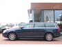 Volvo V70 T4 *Limited* Aut. | Trekhaak | Vol- Leder | Stoelverwarming | Cruise & Climate Control | Navigatie | Orig. NL | Dealer Onderhouden |