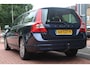 Volvo V70 T4 *Limited* Aut. | Trekhaak | Vol- Leder | Stoelverwarming | Cruise & Climate Control | Navigatie | Orig. NL | Dealer Onderhouden |