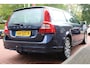 Volvo V70 T4 *Limited* Aut. | Trekhaak | Vol- Leder | Stoelverwarming | Cruise & Climate Control | Navigatie | Orig. NL | Dealer Onderhouden |