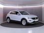 Volkswagen T-Roc 1.5 TSI Style Business 150 pk | Navigatie | Trekhaak (afneembaar) | Parkeersensoren | LED koplampen | Adaptieve cruise control |