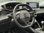 Peugeot 2008 1.2 PureTech Allure 2e Eigenaar l D-riem vv in 08/2024 l Camera360° l Draadloze telefoonlader l 131pk l Carplay l Navi l 6 Bak l Clima l Cruise l Halfleder l Keylss l 17'' Lmv l Pdc l N.A.P l Nieuwe Apk bij Aflevering