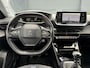 Peugeot 2008 1.2 PureTech Allure 2e Eigenaar l D-riem vv in 08/2024 l Camera360° l Draadloze telefoonlader l 131pk l Carplay l Navi l 6 Bak l Clima l Cruise l Halfleder l Keylss l 17'' Lmv l Pdc l N.A.P l Nieuwe Apk bij Aflevering