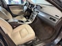 Volvo V70 1.6 T4 Momentum CLIMATE CRUISE CONTROL NAVIGATIE TREKHAAK PDC