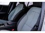 Volvo XC40 2.0 B4 Plus Dark | Trekhaak | Harman Kardon Audio | Achteruitrijcamera | Parkeersensoren | Keyless Entry | Elektrische Achterklep | Elektrisch Verstelbare Voorstoelen | Stoelverwarming | Google Navigatie | Apple Carplay | Android Auto | Lichtmetalen Velgen 18 inch