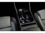 Volvo XC40 2.0 B4 Plus Dark | Trekhaak | Harman Kardon Audio | Achteruitrijcamera | Parkeersensoren | Keyless Entry | Elektrische Achterklep | Elektrisch Verstelbare Voorstoelen | Stoelverwarming | Google Navigatie | Apple Carplay | Android Auto | Lichtmetalen Velgen 18 inch